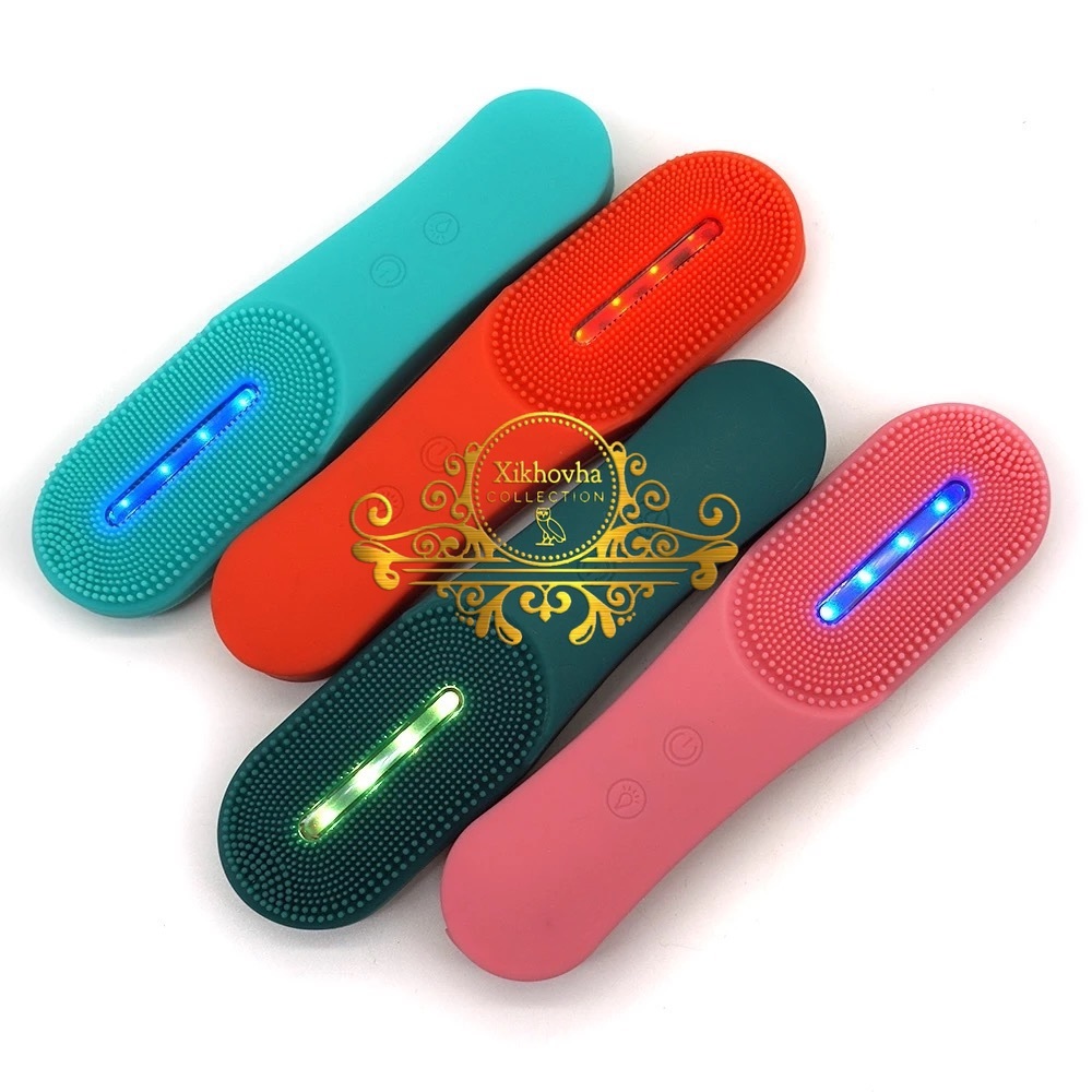 Silicone facial cleansing brush